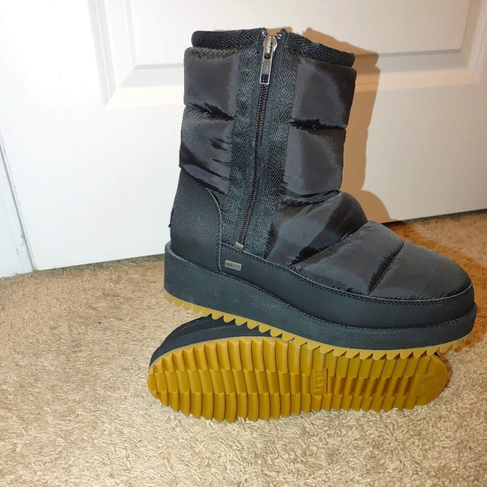 Ugg Puff boots
